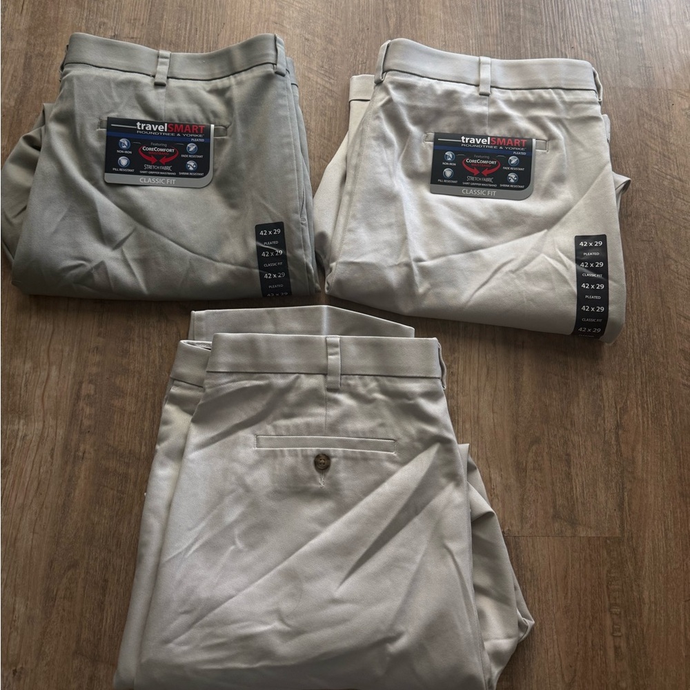 Men’s Classic Fit Khaki Pants
